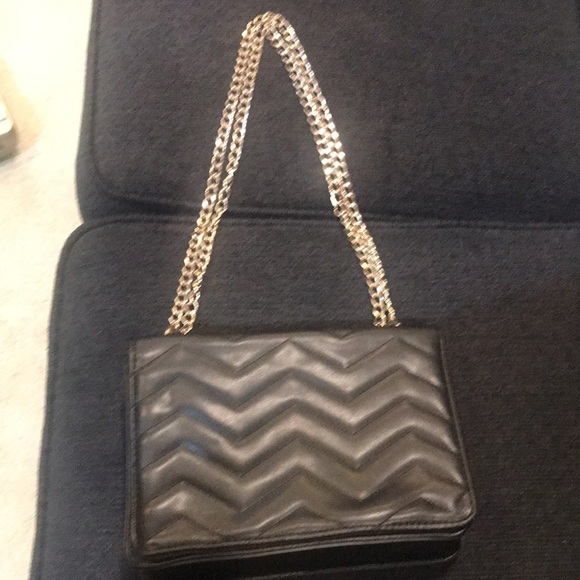 Black quilted cross body bag with Gold Chainlink Strap- 9x6x2 - Picture 1 of 11